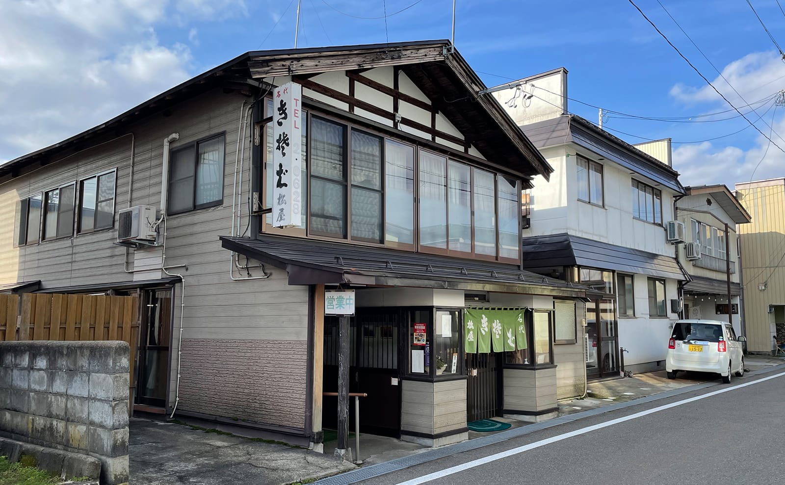 写真：松屋の外観