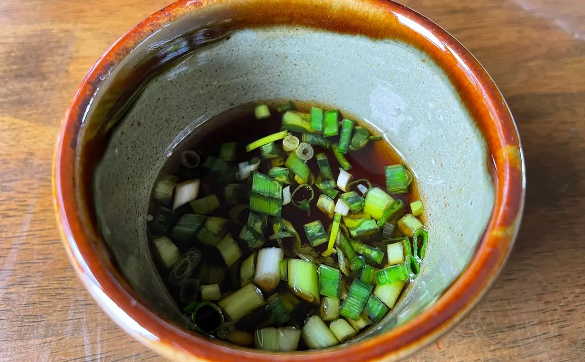 写真：八郎めんの秋田わかめざる中華のタレ