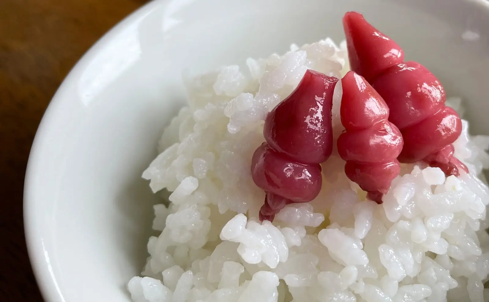 写真：ご飯とチョロギ