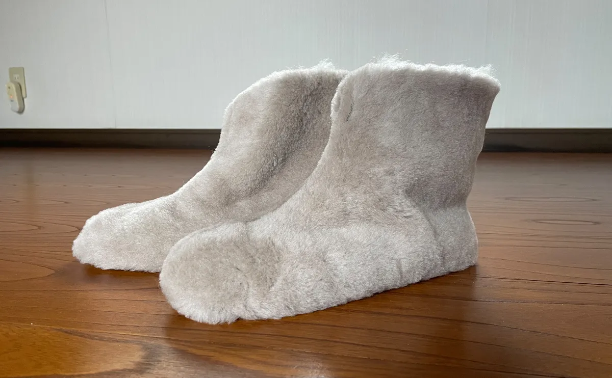 写真：長羊毛ルームシューズ