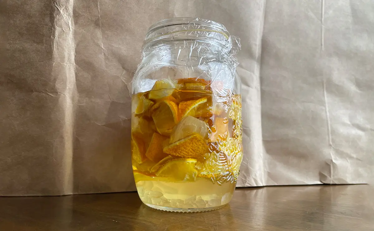 写真：氷砂糖が溶けた状態のジャバラシロップ